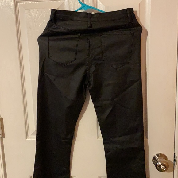 EDIKTED FLARED JEAN SIZE M - Picture 10 of 11